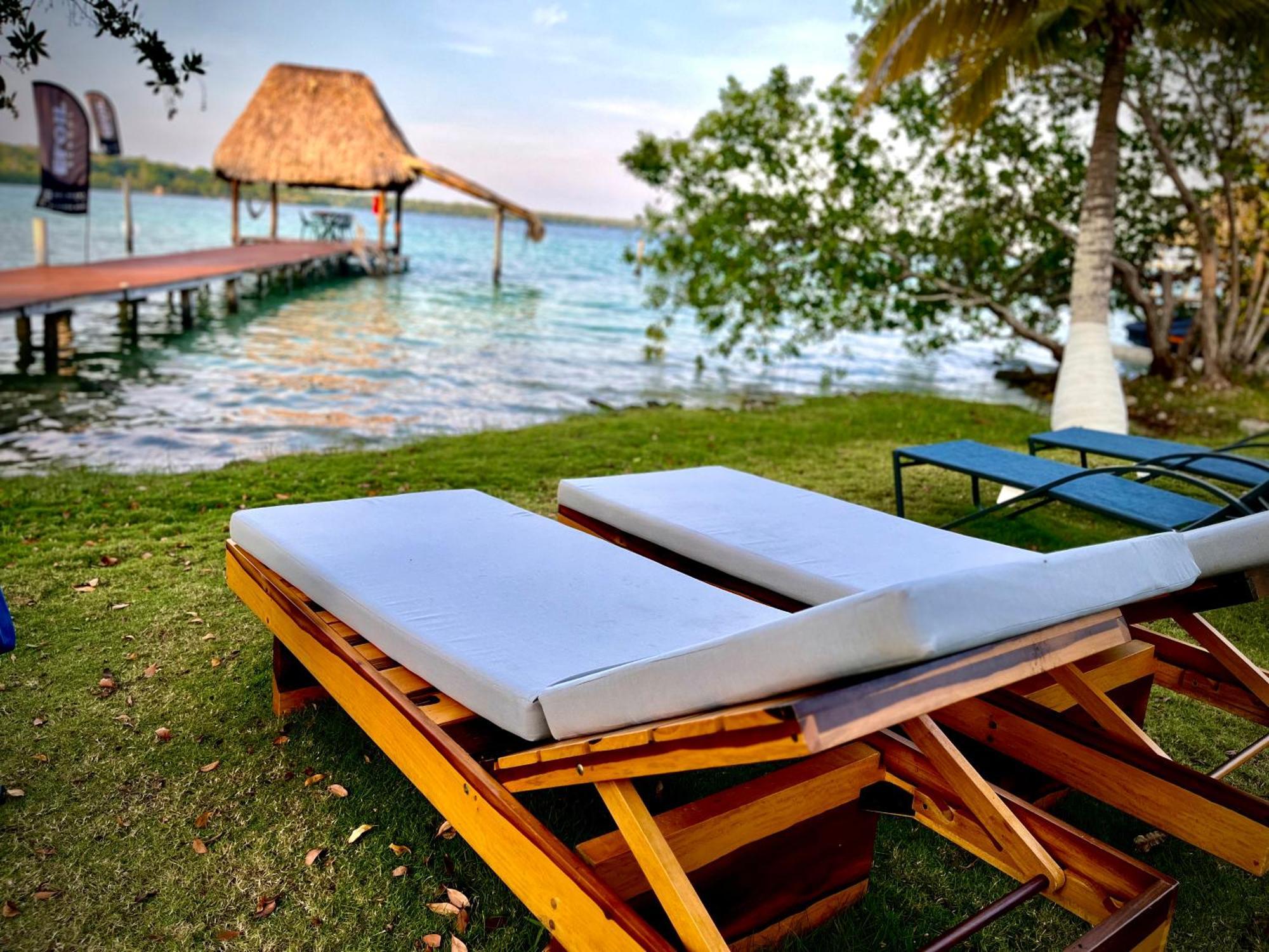 Hermosa Cabaña Caribeña en la Laguna de Bacalar Exterior foto