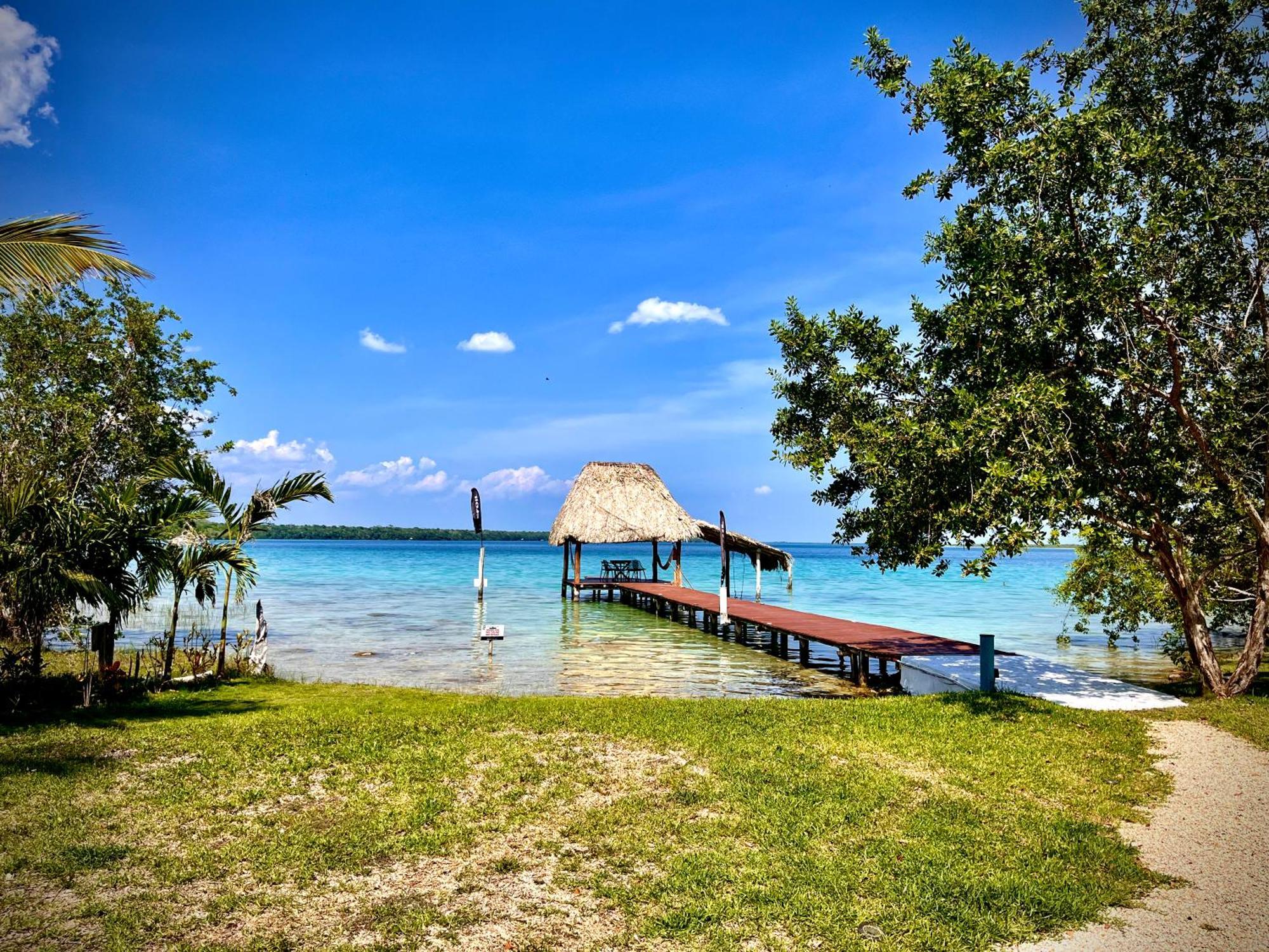 Hermosa Cabaña Caribeña en la Laguna de Bacalar Exterior foto