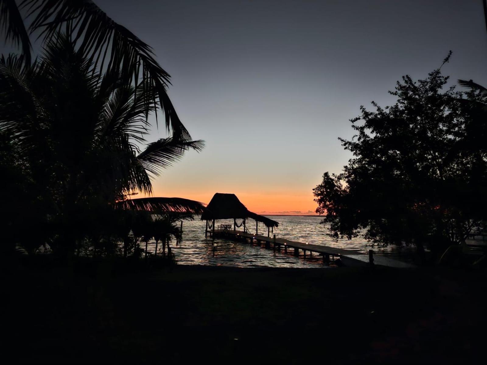 Hermosa Cabaña Caribeña en la Laguna de Bacalar Exterior foto