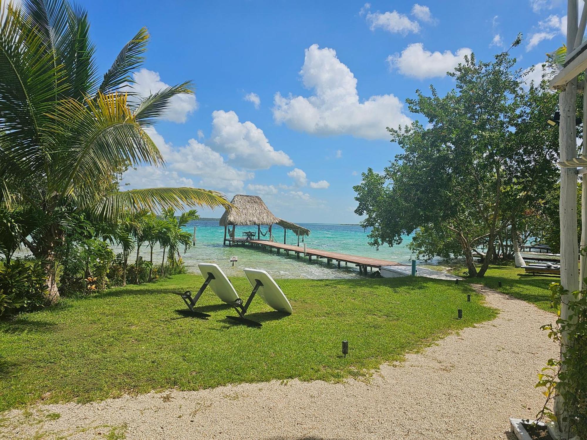 Hermosa Cabaña Caribeña en la Laguna de Bacalar Exterior foto